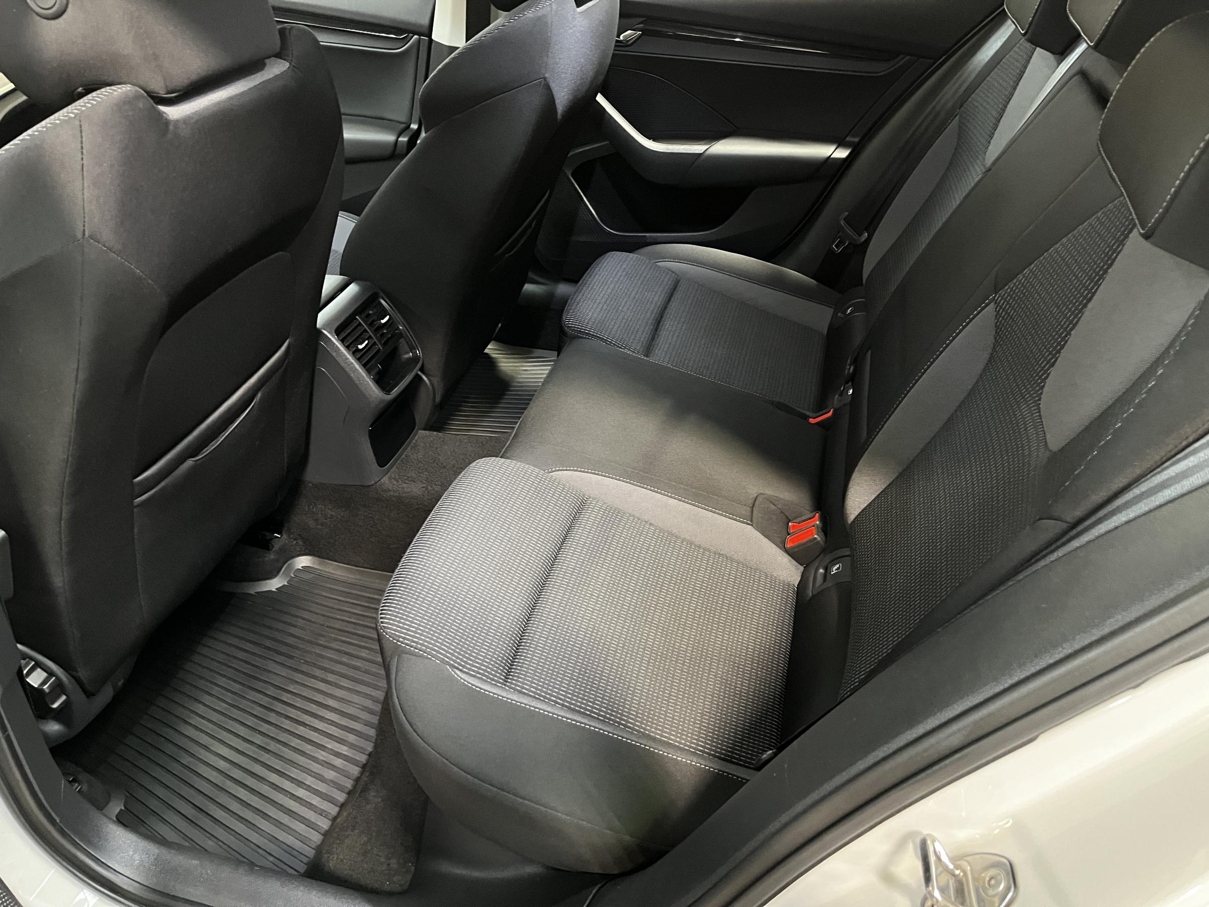 Škoda Octavia IV, 2022 - pohled č. 10