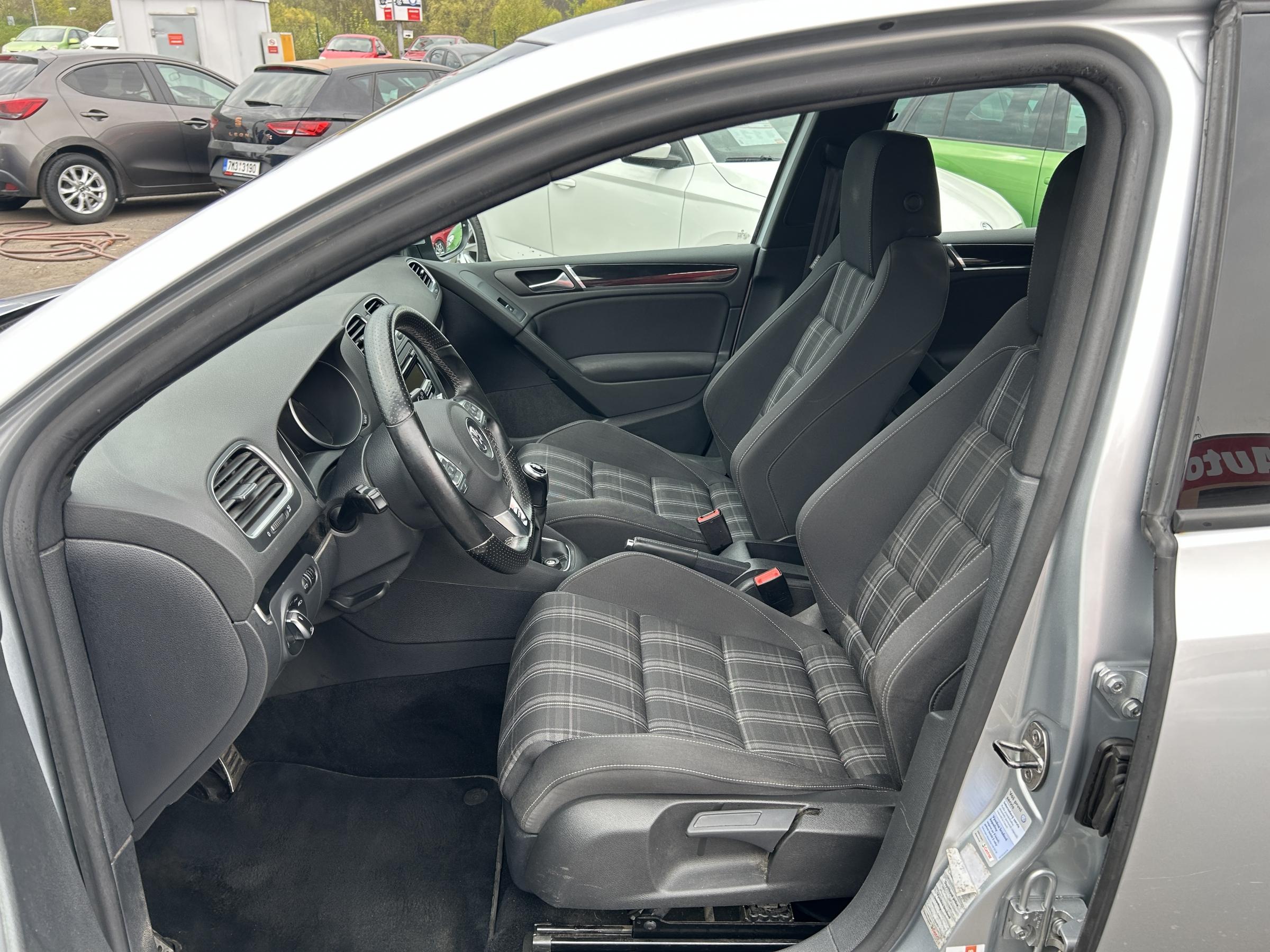 Volkswagen Golf, 2010 - pohled č. 9