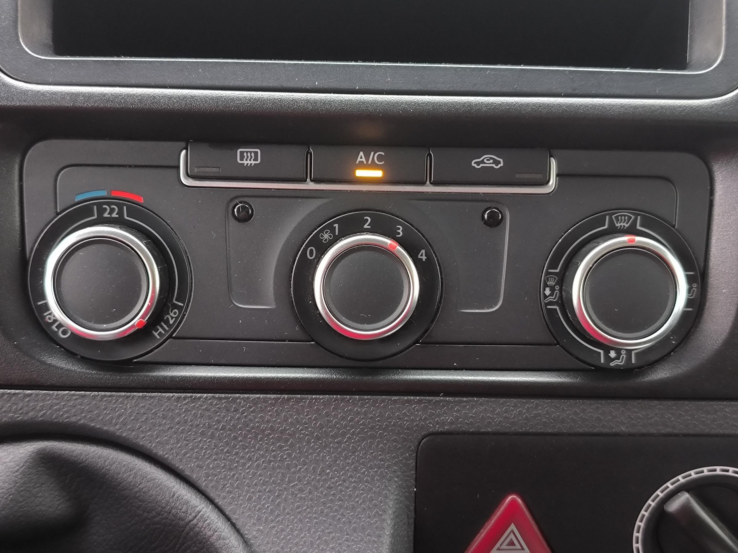 Volkswagen Transporter, 2014 - pohled č. 14