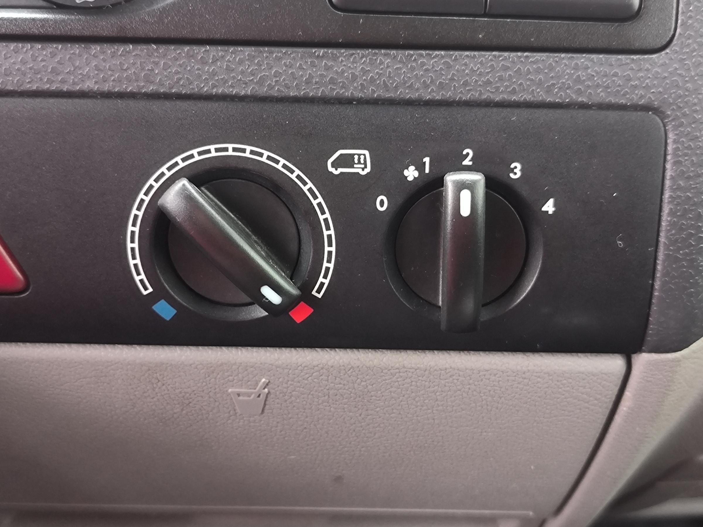 Volkswagen Transporter, 2014 - pohled č. 15