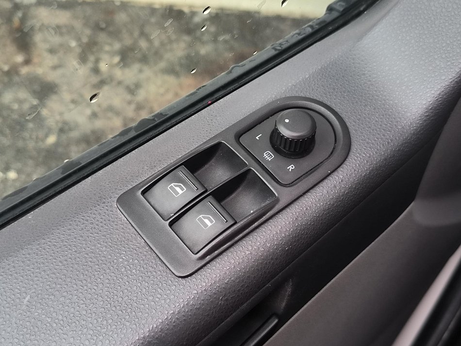 Volkswagen Transporter 2.0TDi  9míst