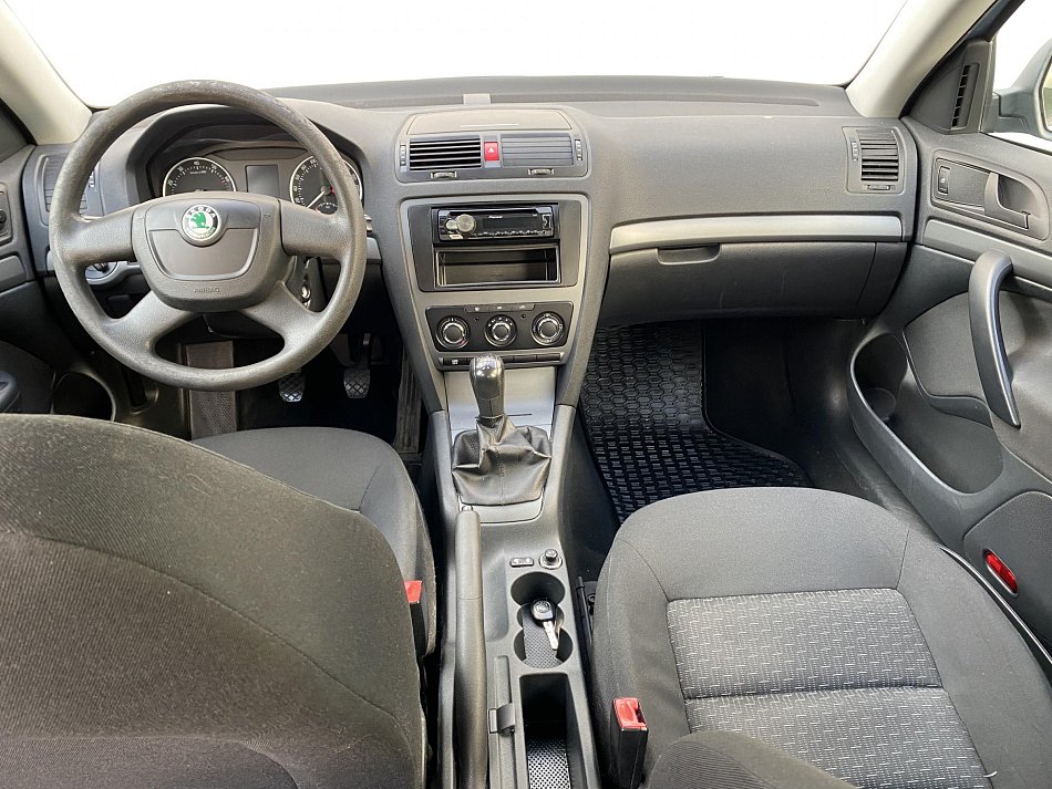 Škoda Octavia II 1.6i Tour