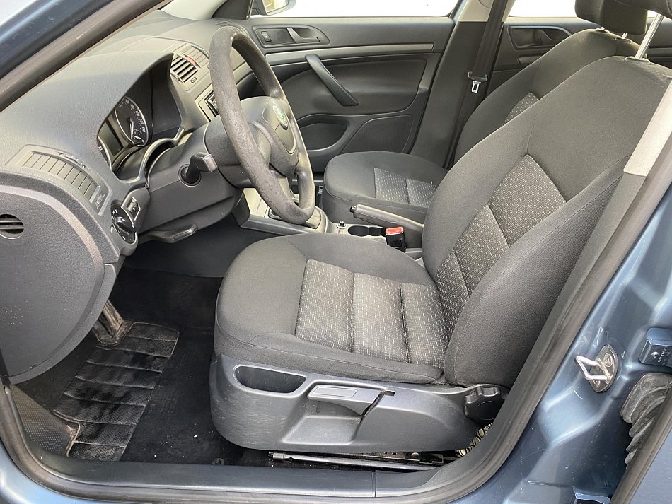 Škoda Octavia II 1.6i Tour