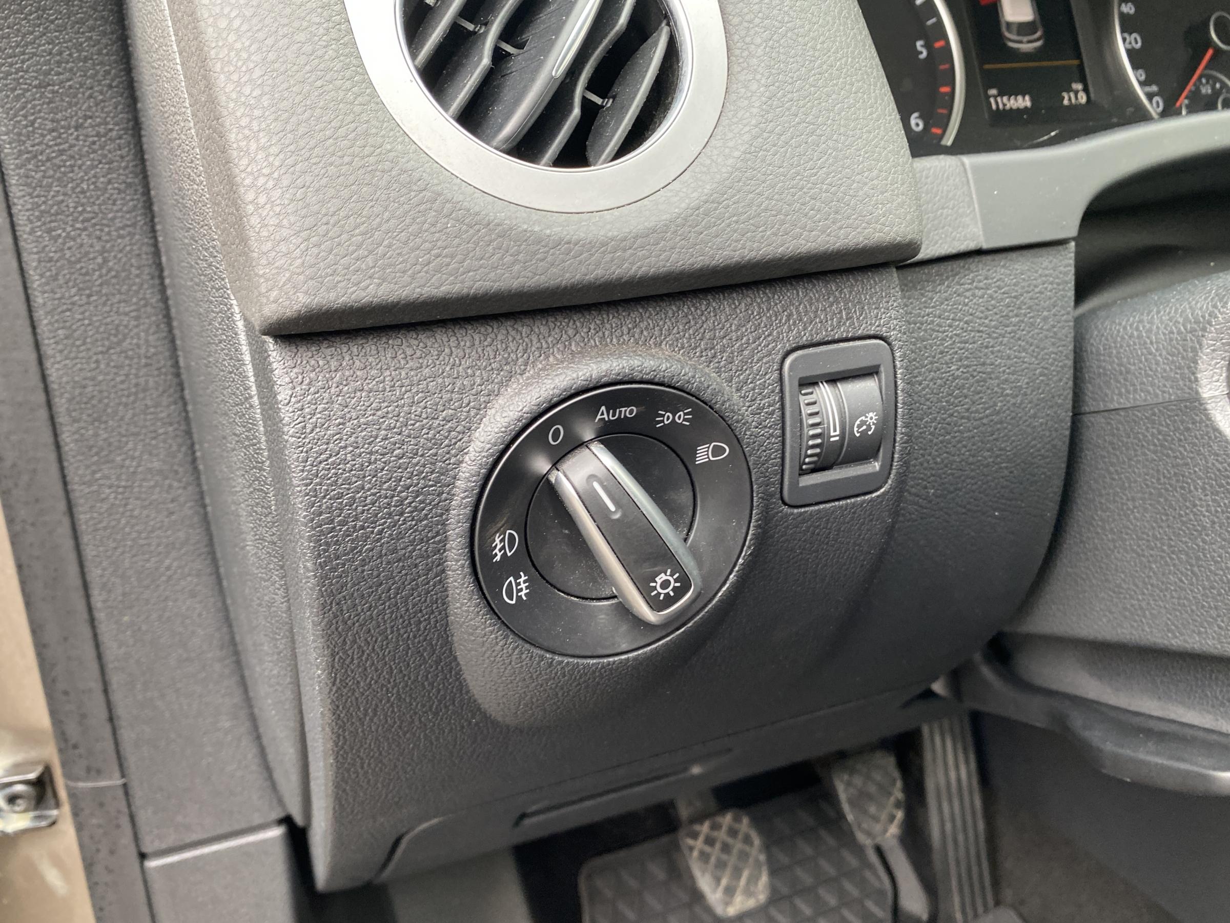 Volkswagen Tiguan, 2015 - pohled č. 15