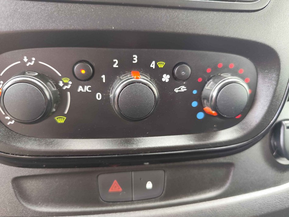 Opel Vivaro 1.6CDTi  5míst
