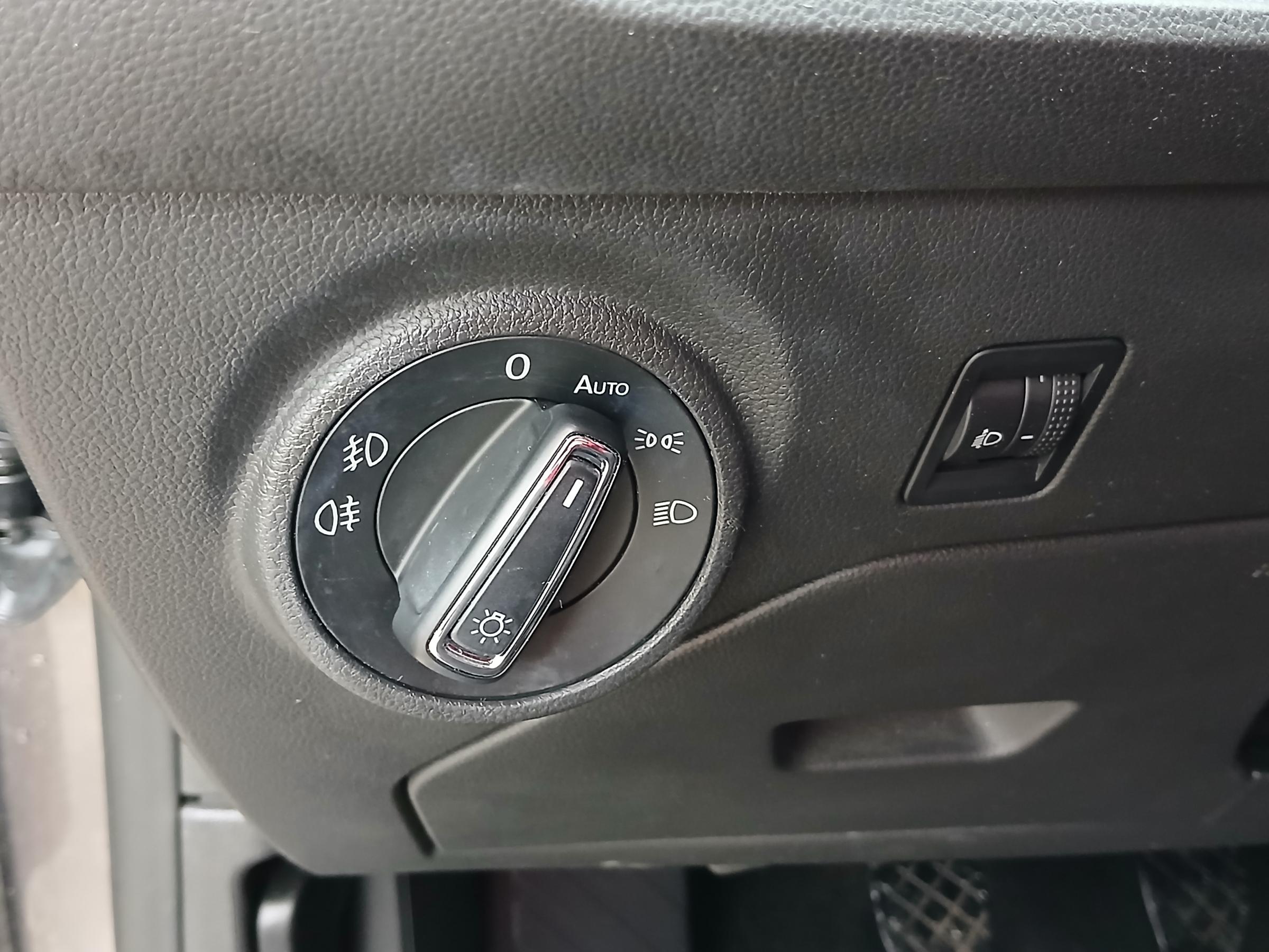 Seat Leon, 2015 - pohled č. 12