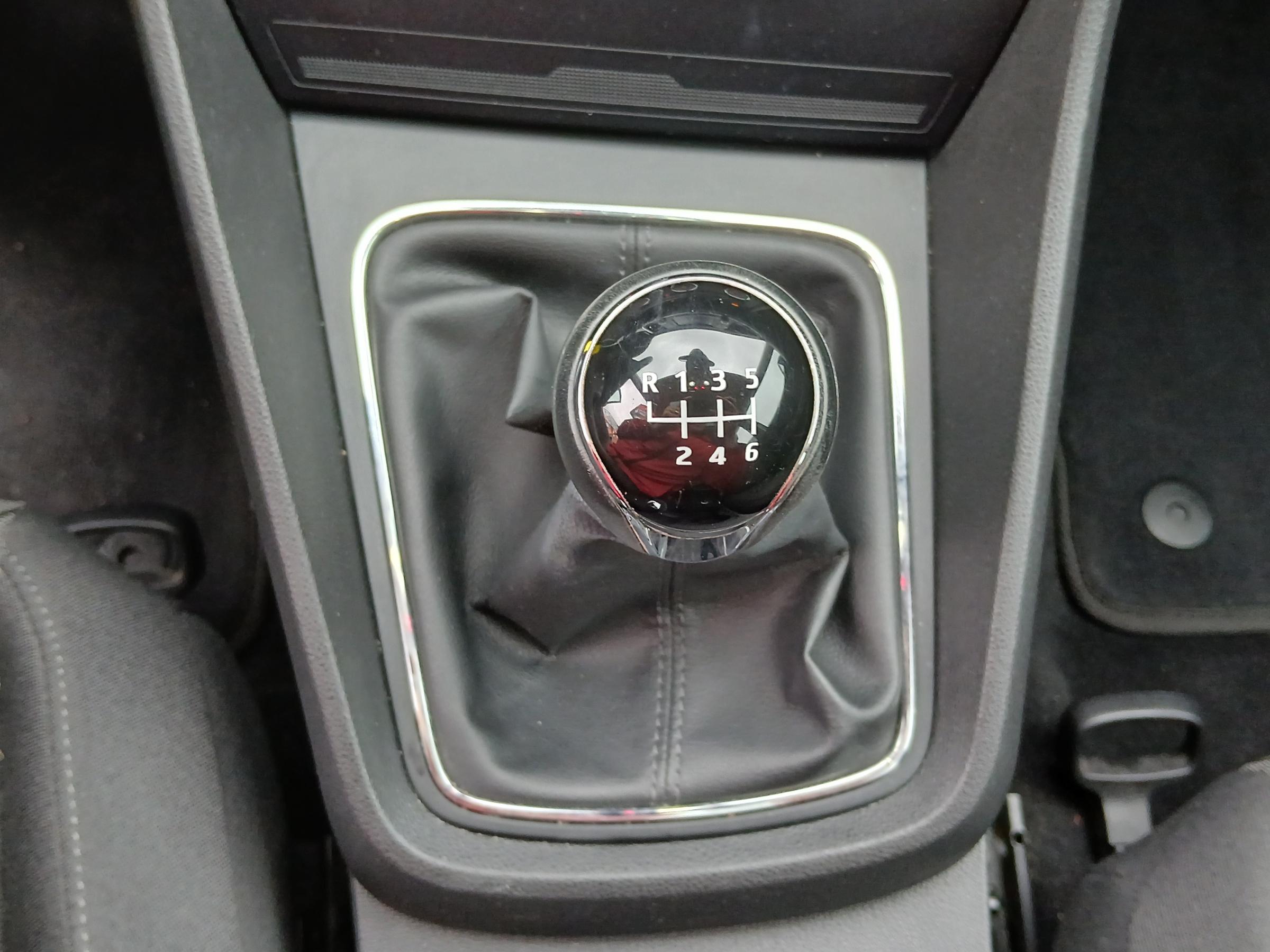 Seat Leon, 2015 - pohled č. 19