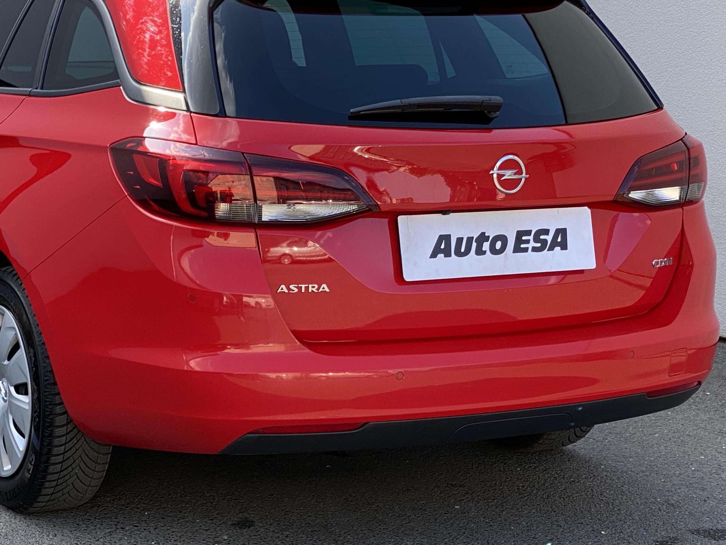Opel Astra, 2018 - pohled č. 19