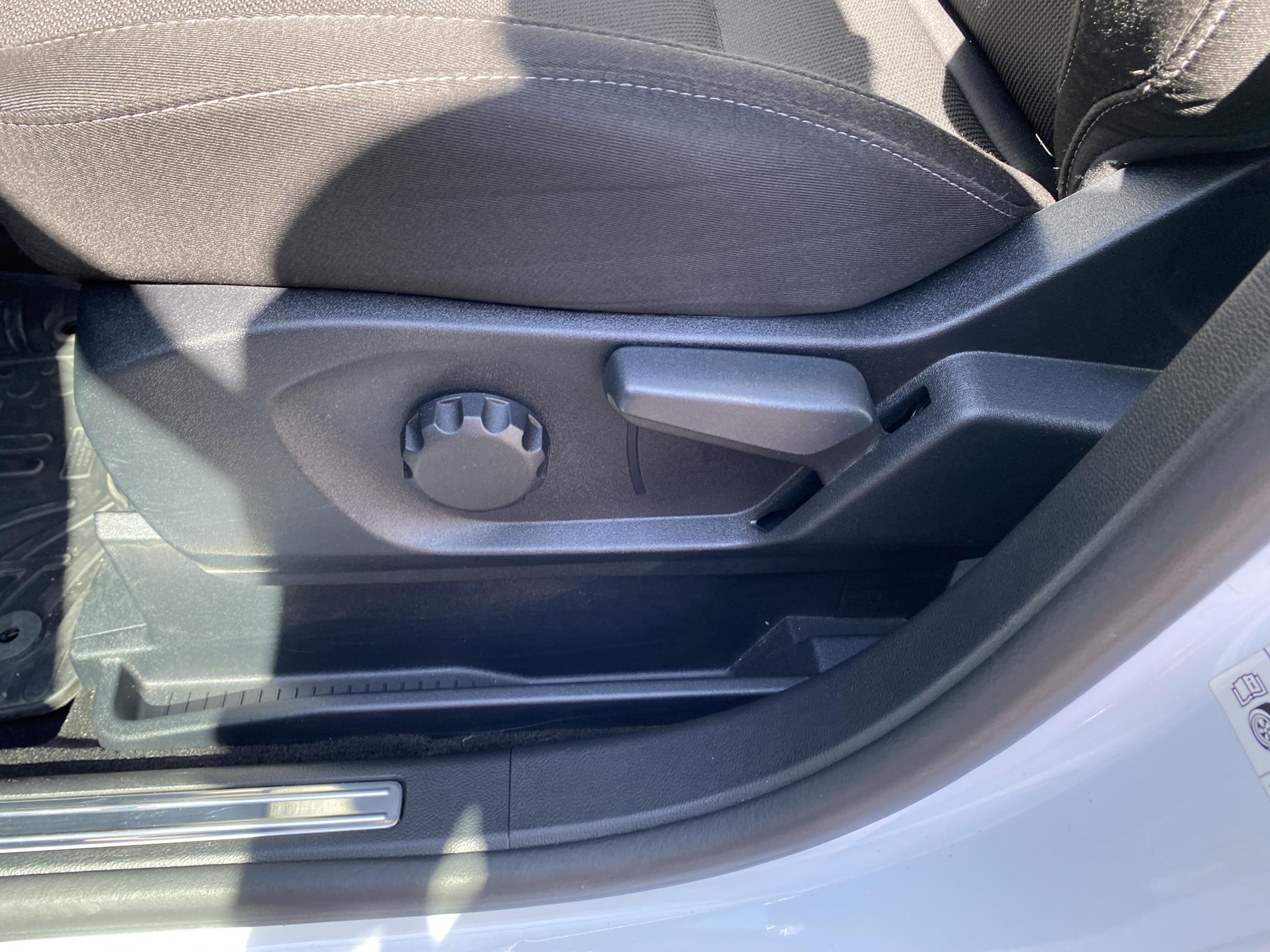 Ford S-MAX, 2019 - pohled č. 17