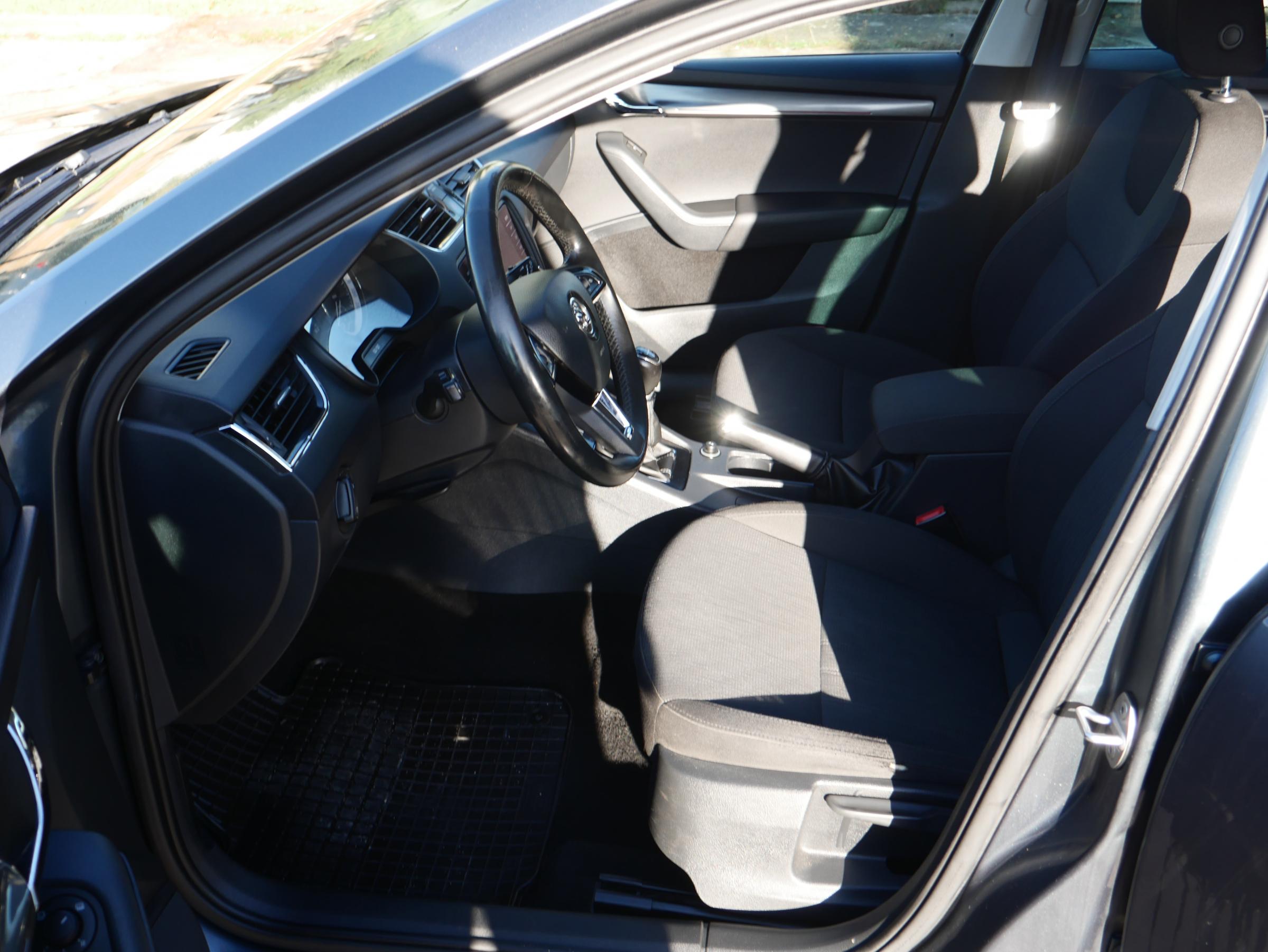 Škoda Octavia III, 2017 - pohled č. 9
