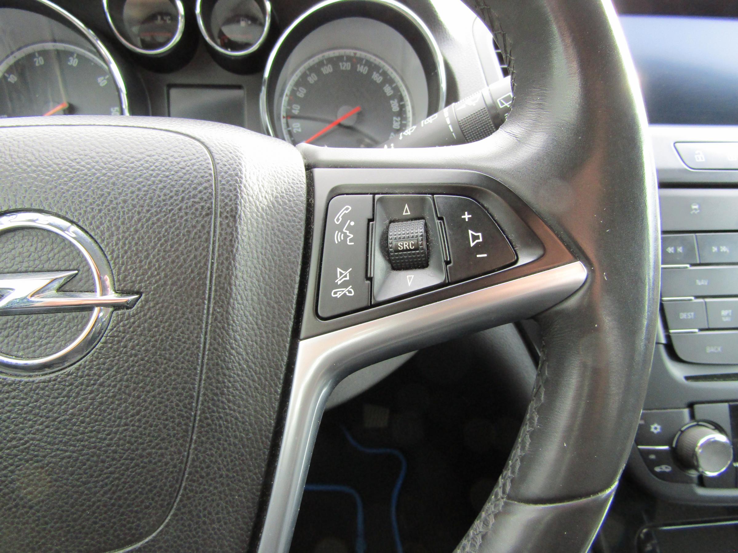 Opel Insignia, 2012 - pohled č. 15