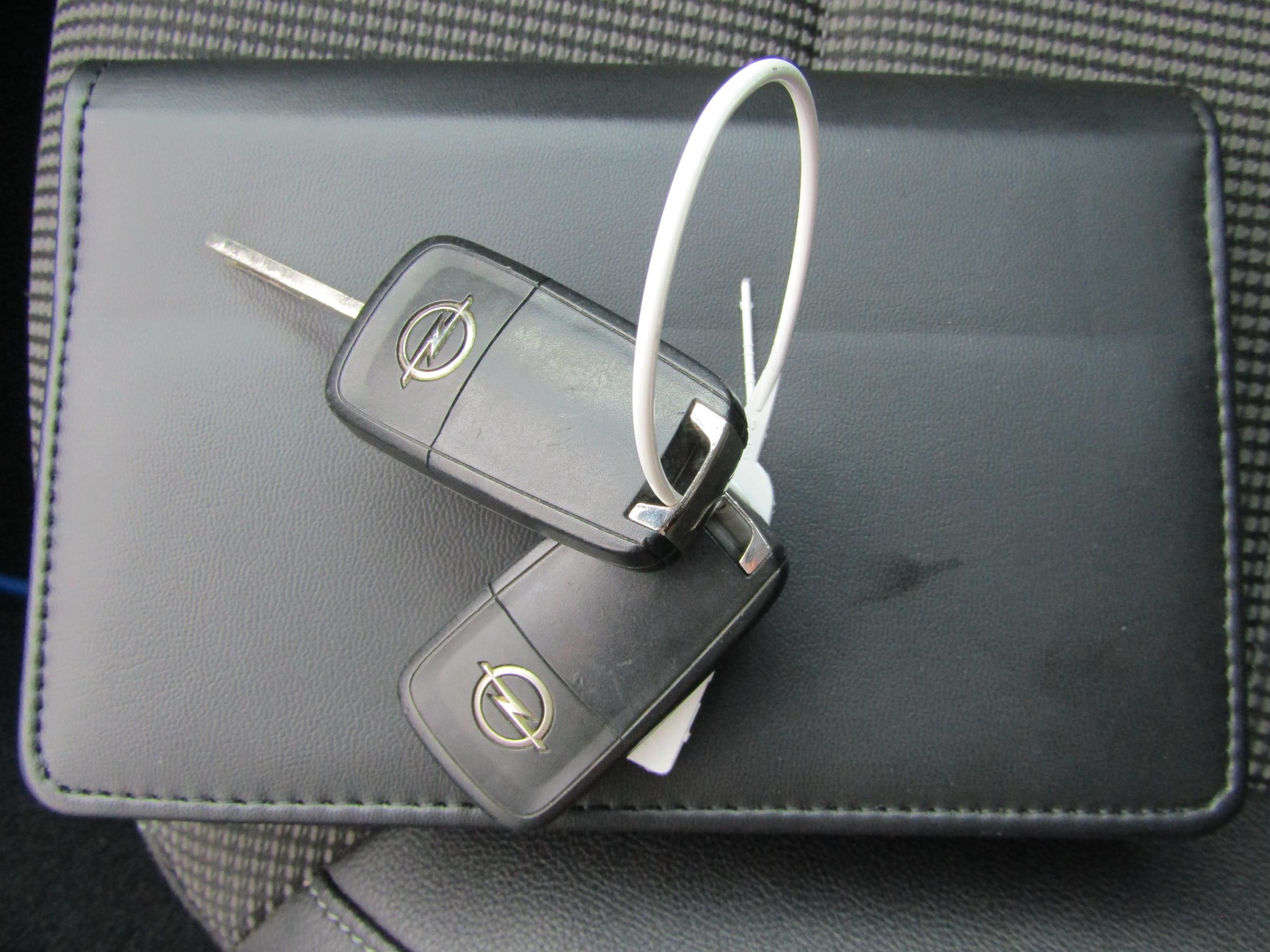 Opel Insignia, 2012 - pohled č. 18