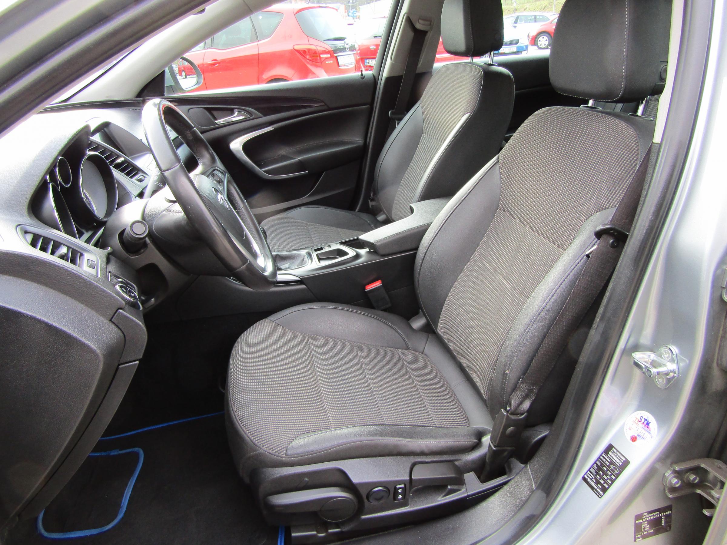 Opel Insignia, 2012 - pohled č. 9