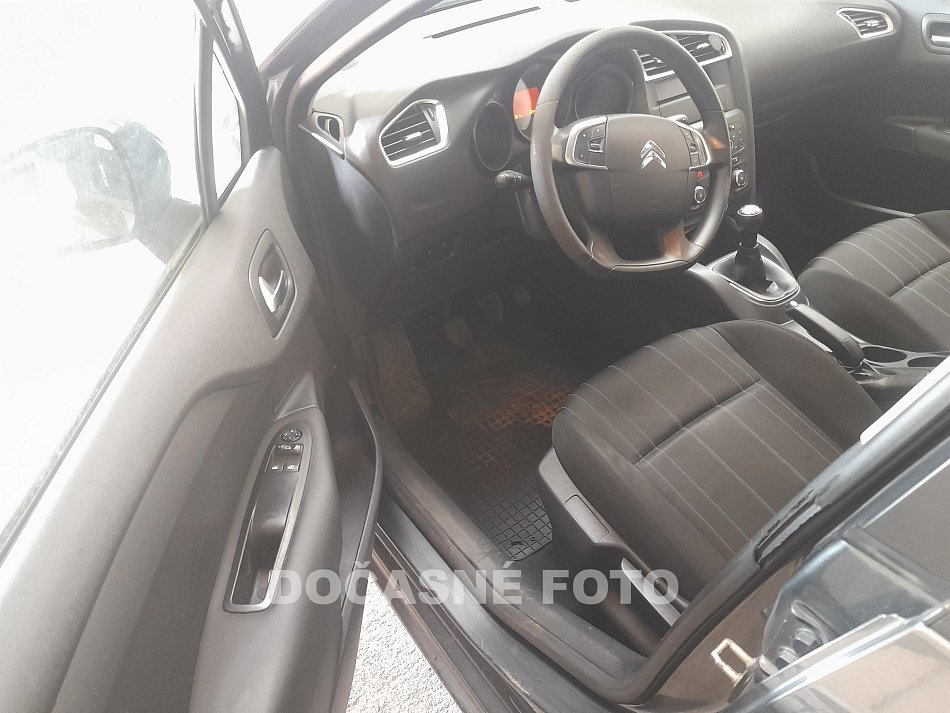 Citroën C4 1.4 i 
