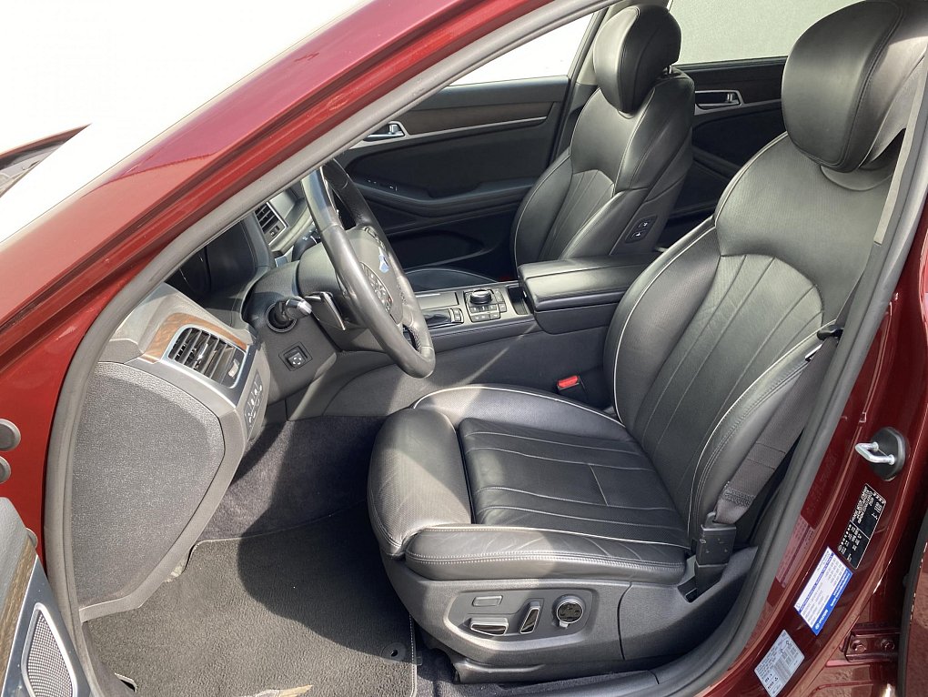 Hyundai Genesis 3.8i Exclusive 4x4