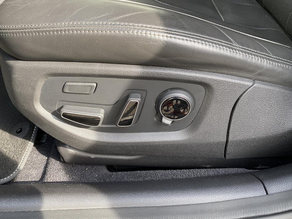 Hyundai Genesis 3.8i Exclusive 4x4