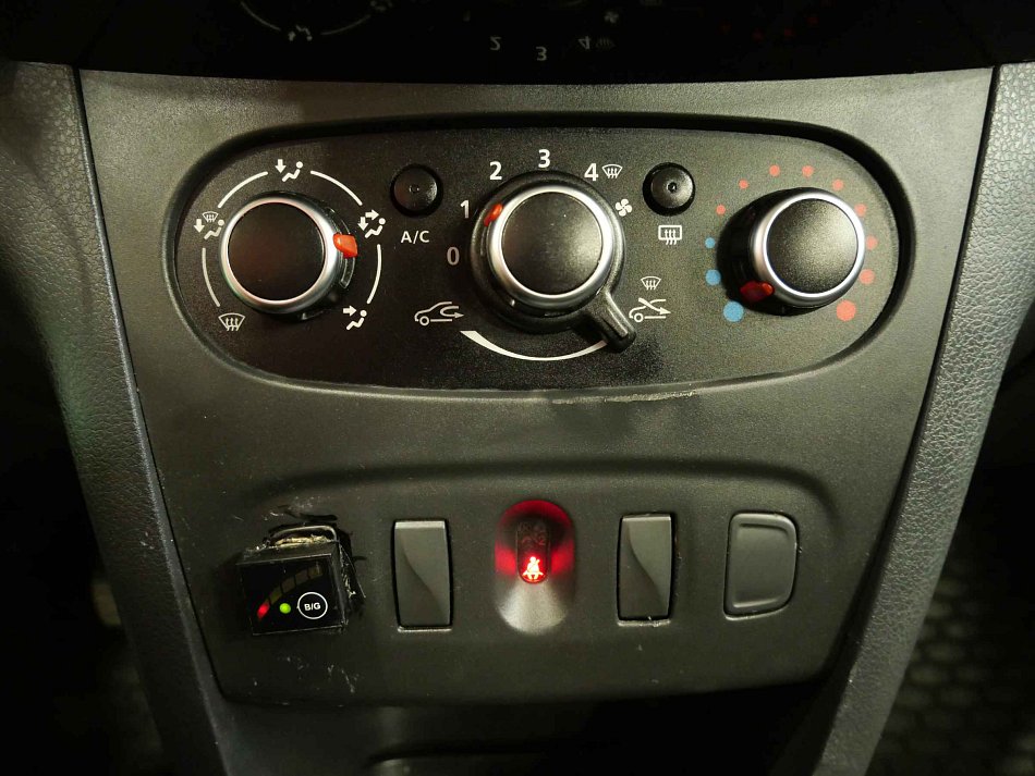 Dacia Sandero 1.0i 