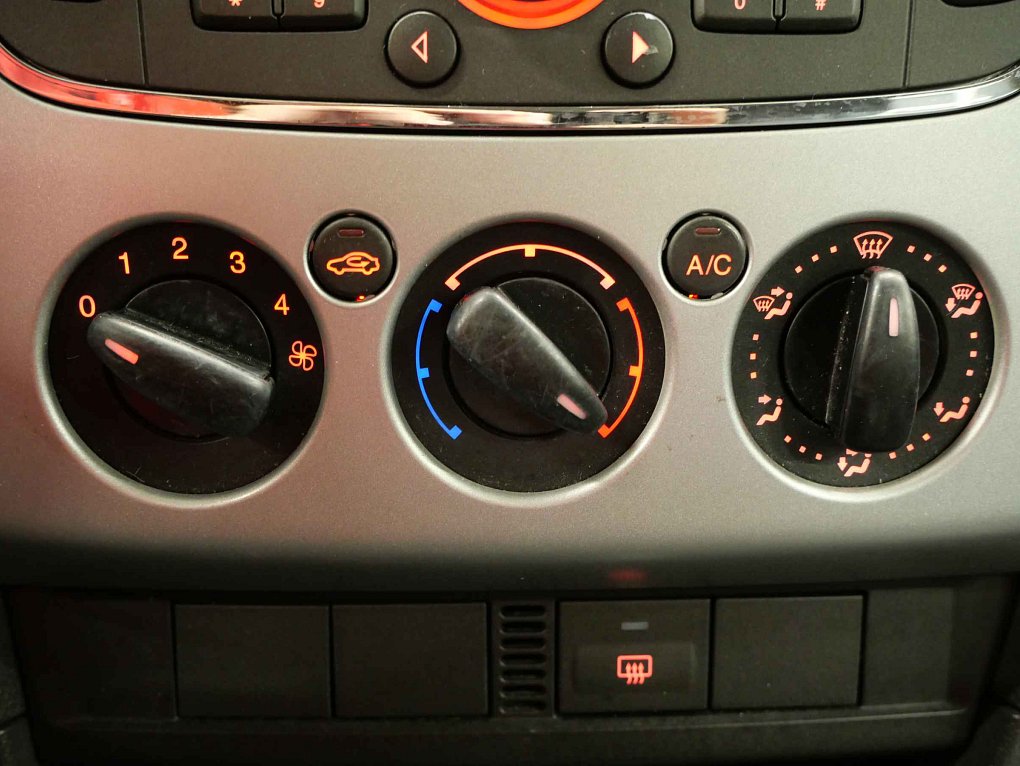 Ford Focus 1.6i 