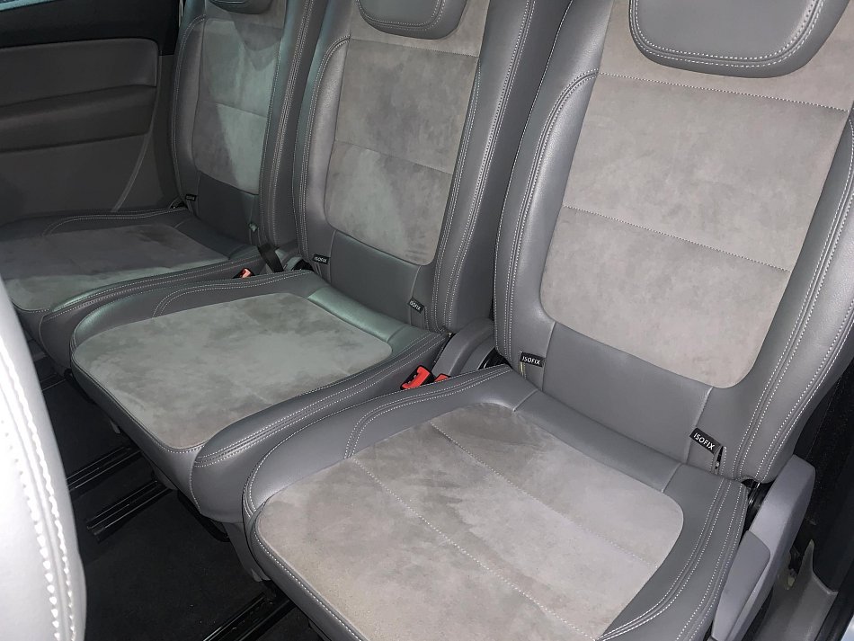 Volkswagen Sharan 2.0 TDi 