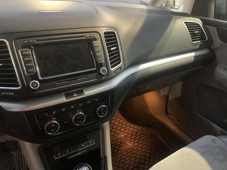 Volkswagen Sharan 2.0 TDi 