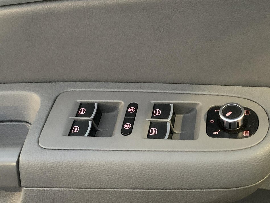 Volkswagen Sharan 2.0 TDi 