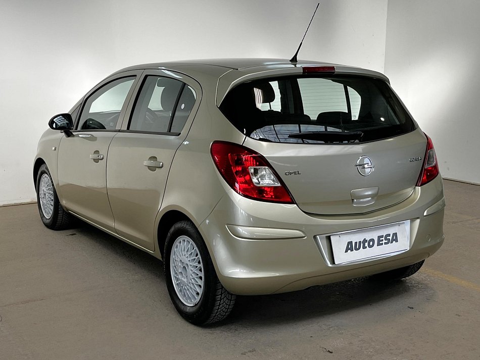 Opel Corsa 1.2i 