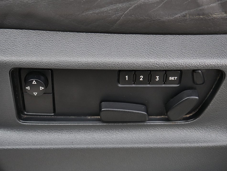 Volkswagen Touareg 3.0 TDi  4x4