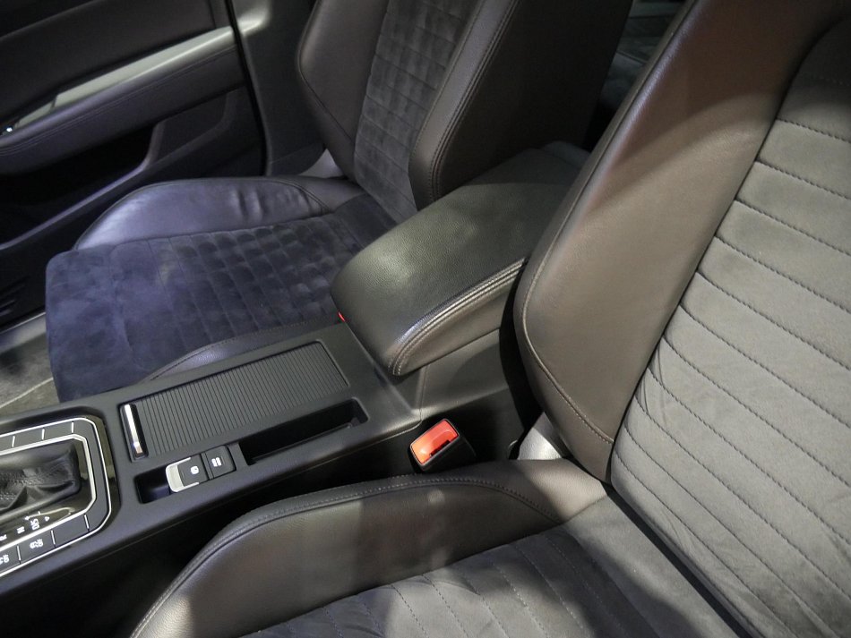 Volkswagen Passat 2.0Bi-TDi  4x4