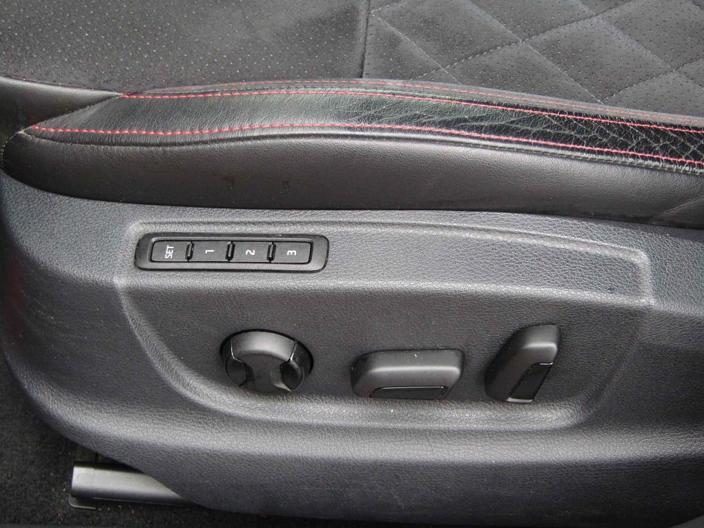 Škoda Octavia III 2.0 TSi RS245