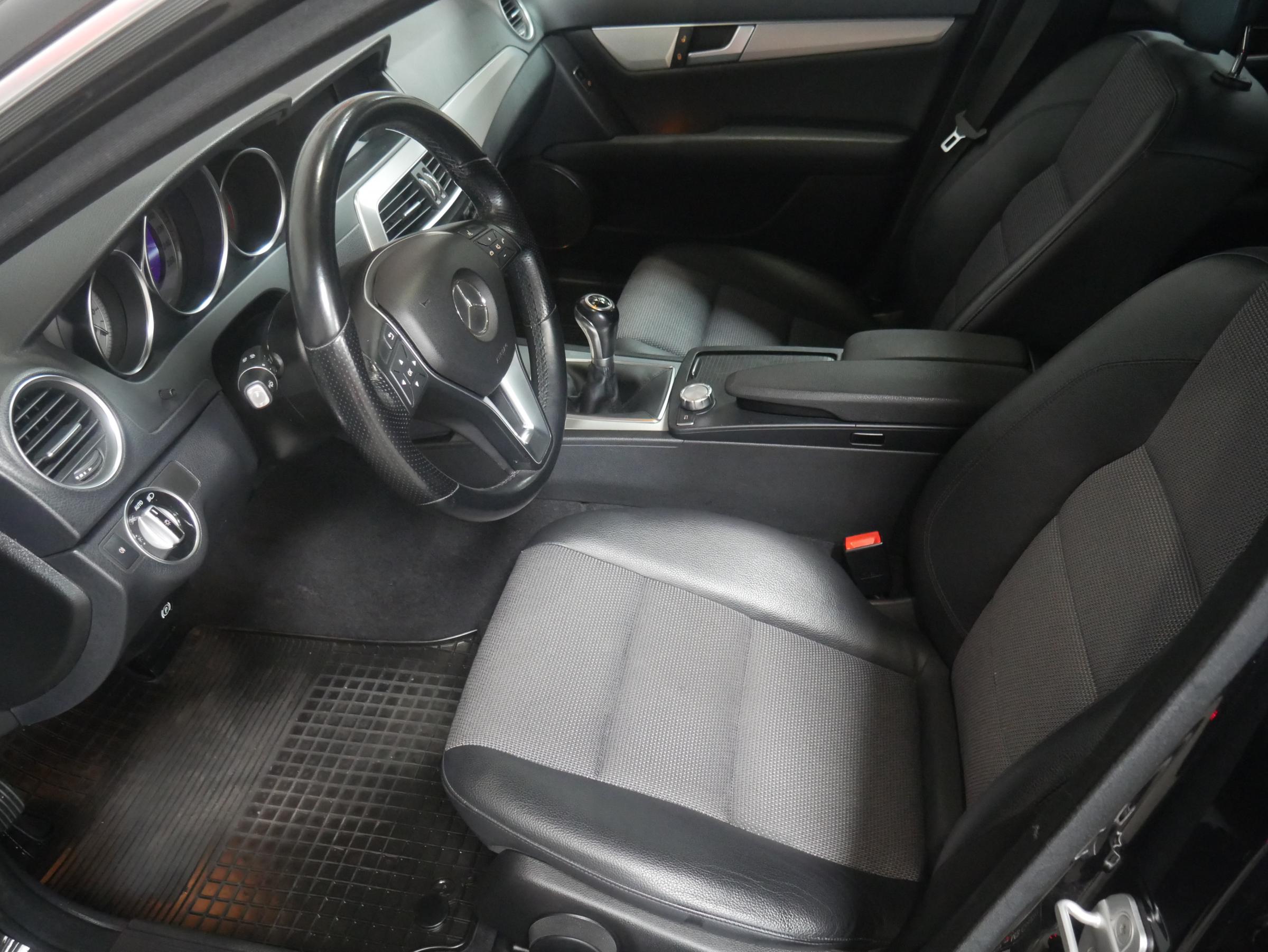 Mercedes-Benz Třída C, 2013 - pohled č. 10