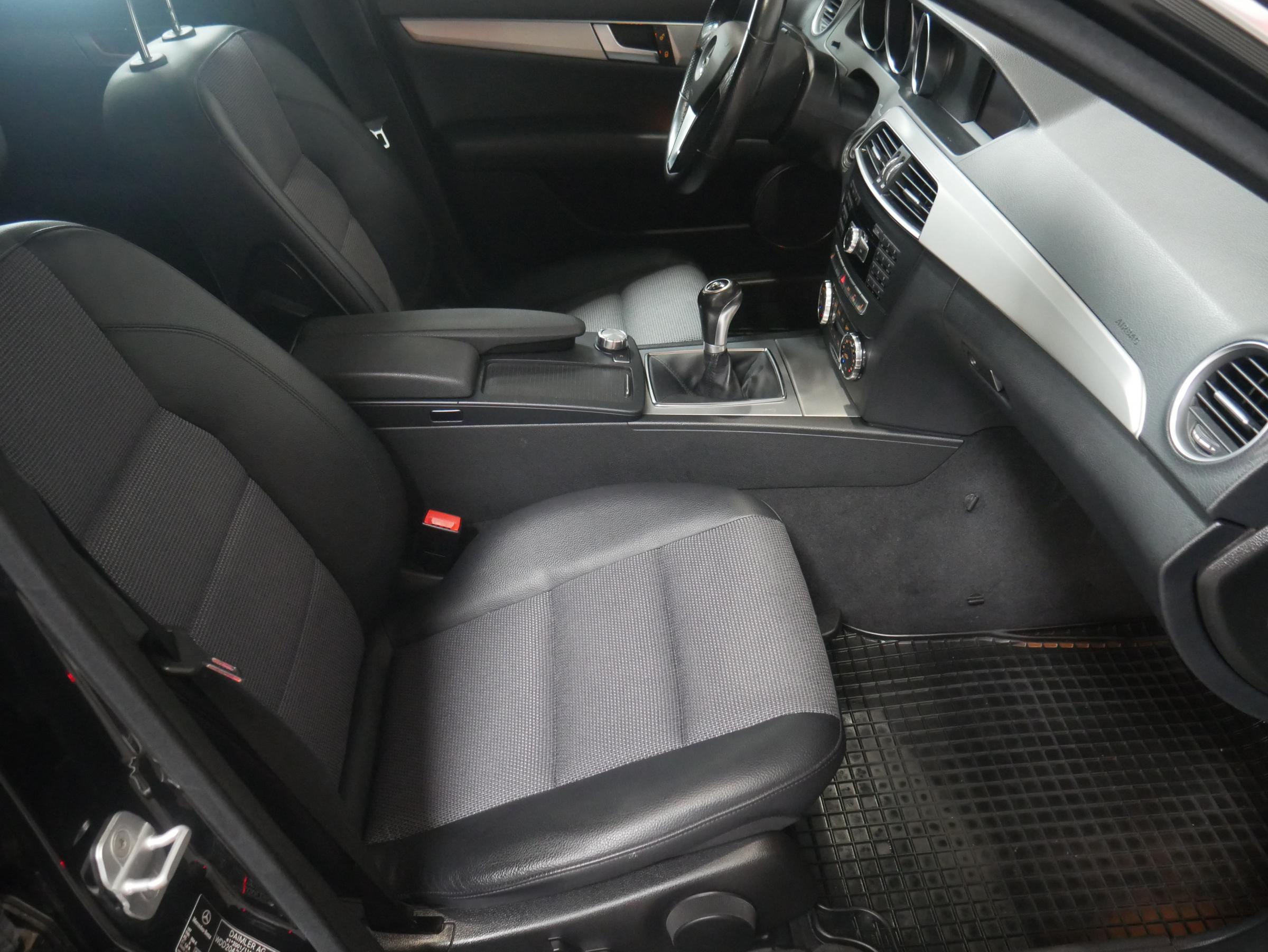 Mercedes-Benz Třída C, 2013 - pohled č. 12
