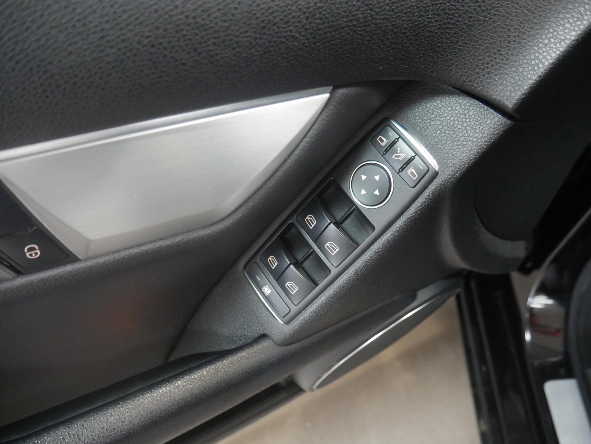 Mercedes-Benz Třída C, 2013 - pohled č. 14