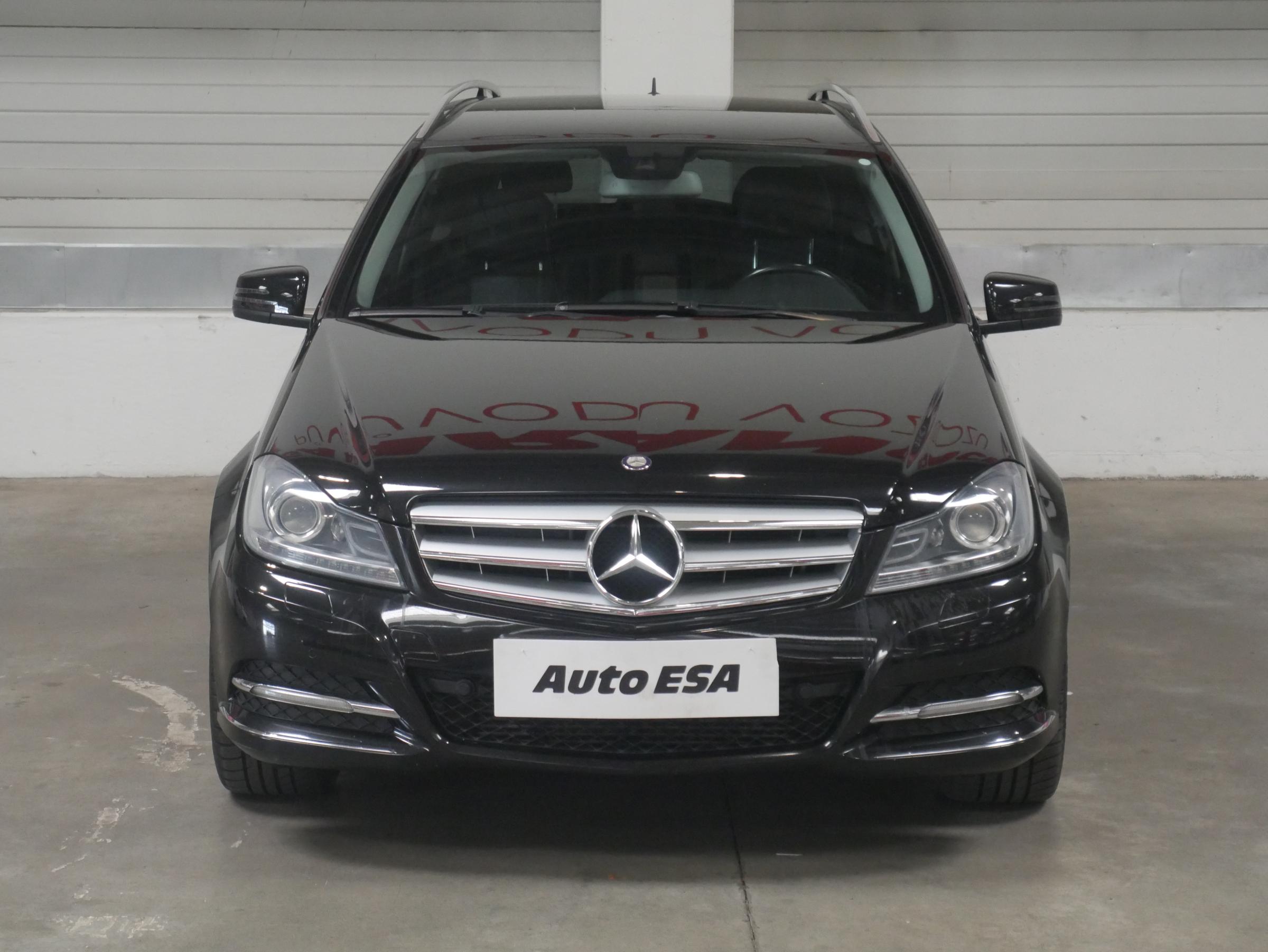 Mercedes-Benz Třída C, 2013 - pohled č. 2