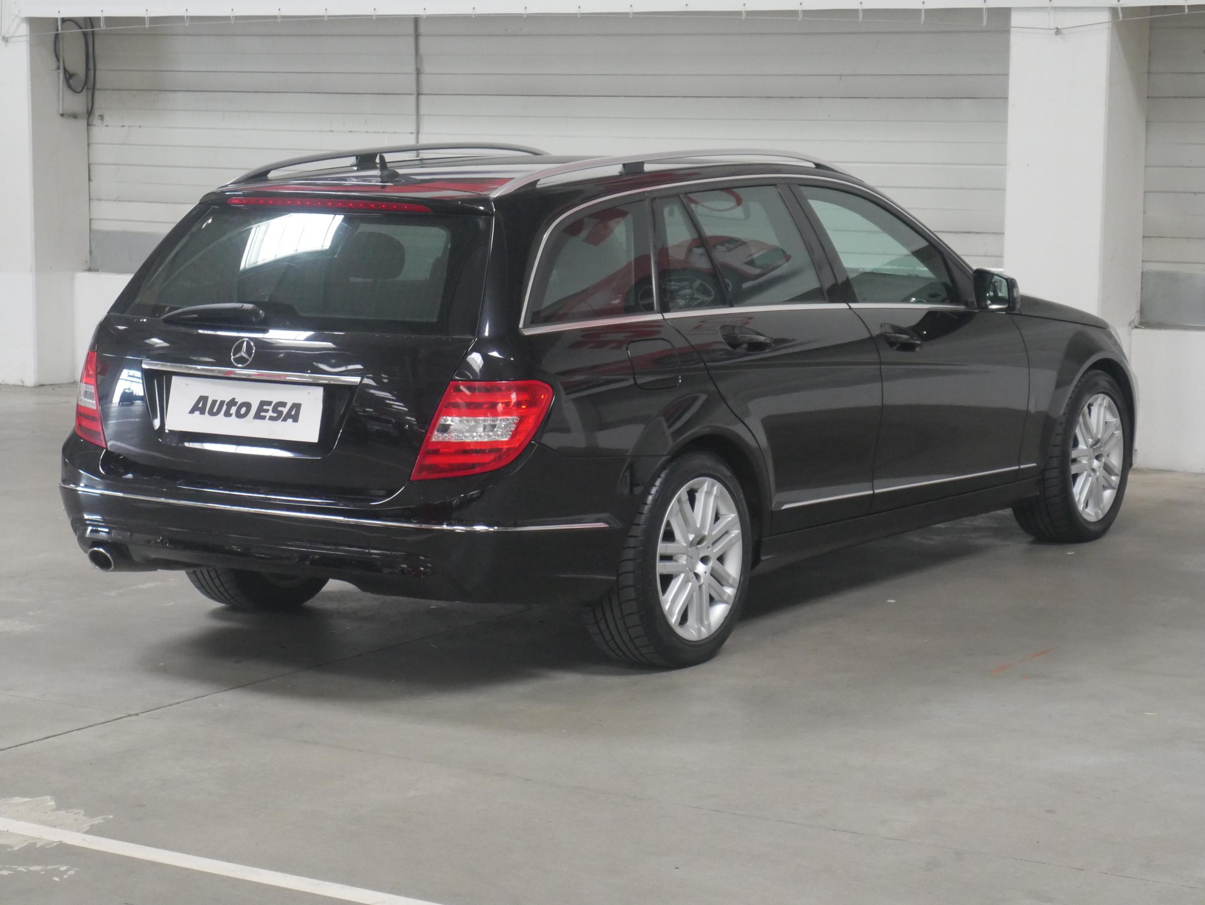 Mercedes-Benz Třída C, 2013 - pohled č. 4