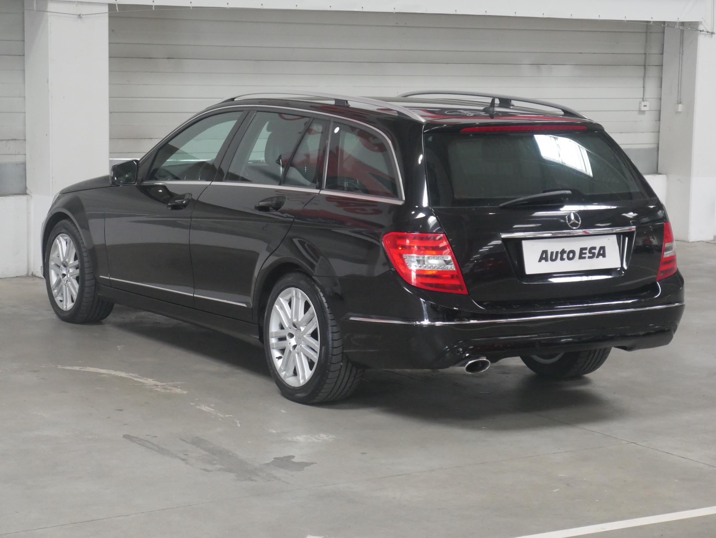 Mercedes-Benz Třída C, 2013 - pohled č. 6