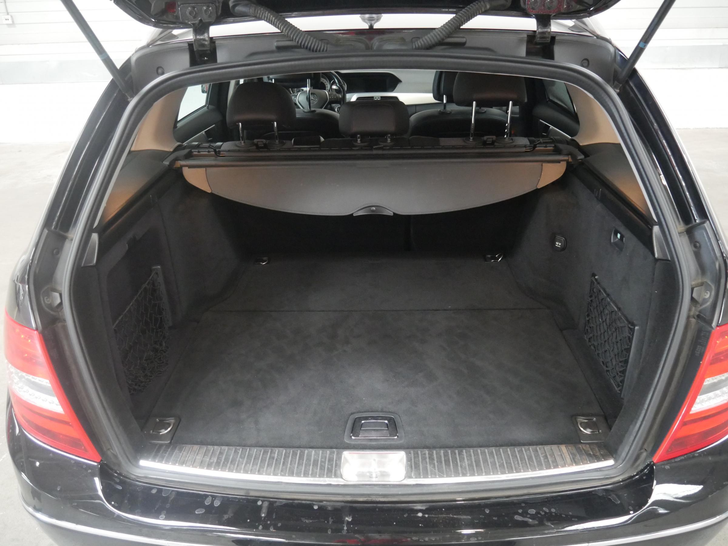 Mercedes-Benz Třída C, 2013 - pohled č. 7