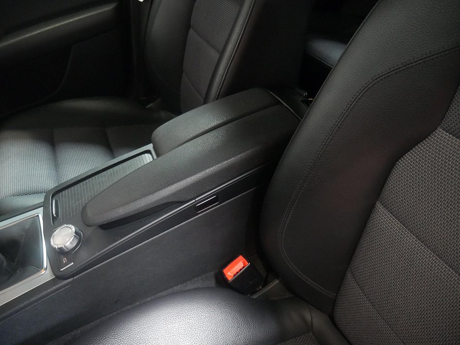 Mercedes-Benz Třída C 2.2CDi  C220