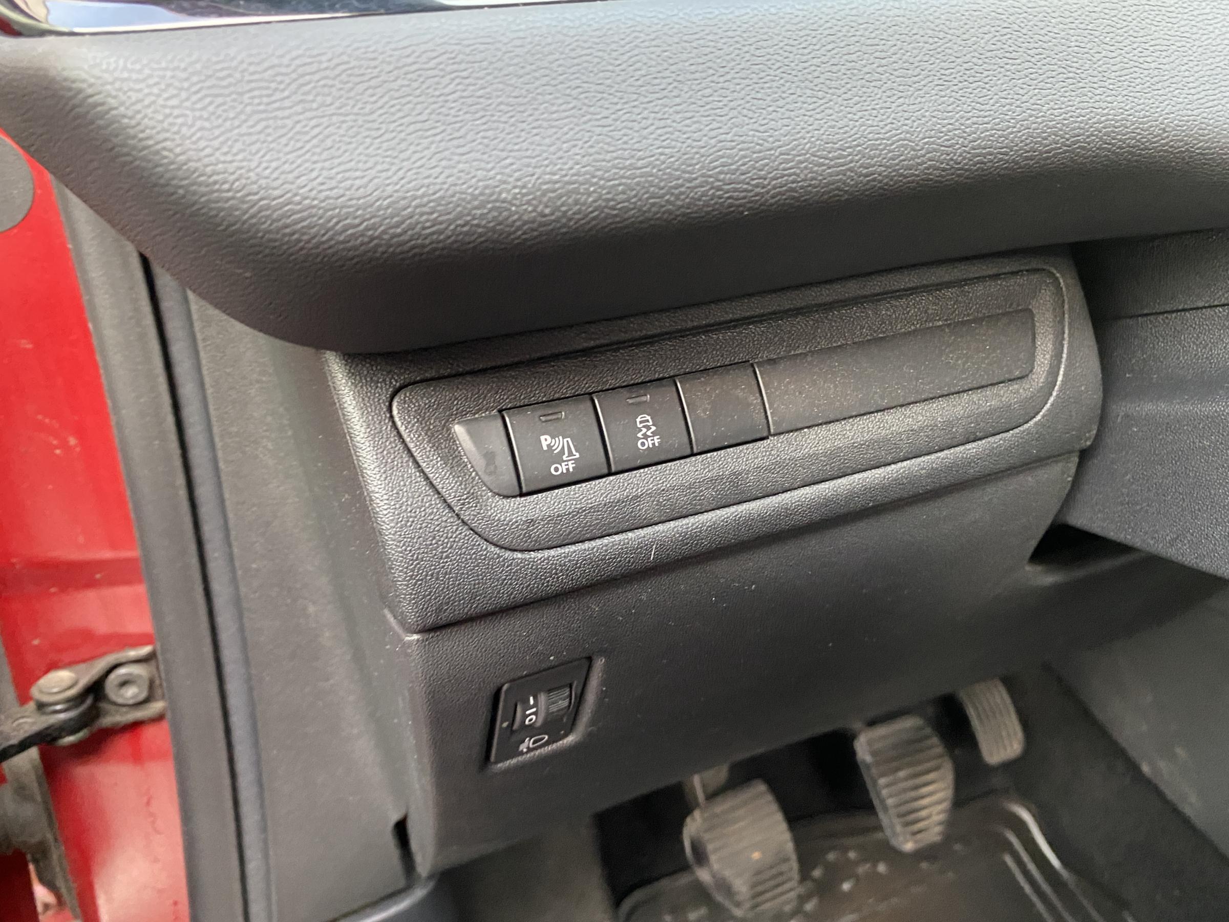 Peugeot 208, 2016 - pohled č. 15