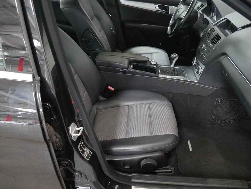 Mercedes-Benz Třída C 1.8 i Avantgarde C180