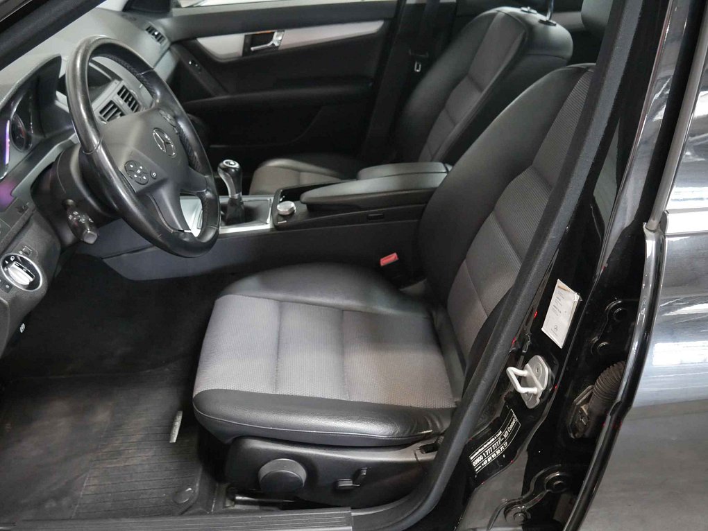 Mercedes-Benz Třída C 1.8 i Avantgarde C180