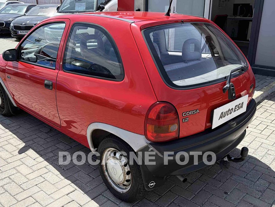 Opel Corsa 1.2i 