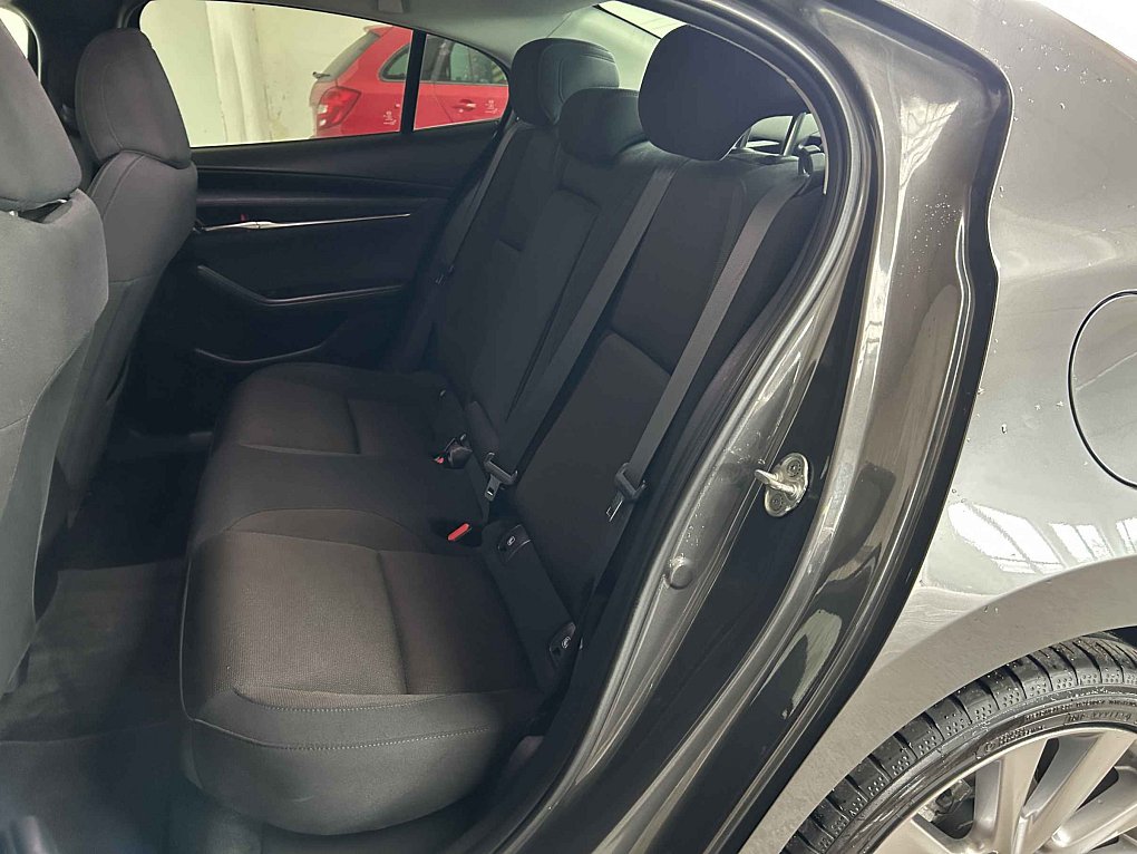 Mazda 3 2.0i 