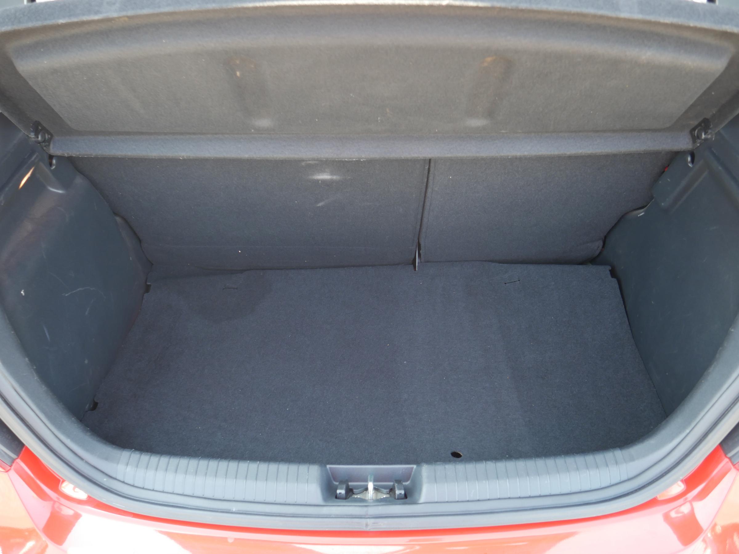 Hyundai i20, 2013 - pohled č. 8