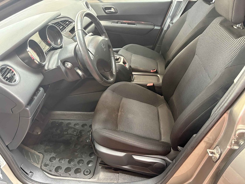 Peugeot 5008 1.6VTi 