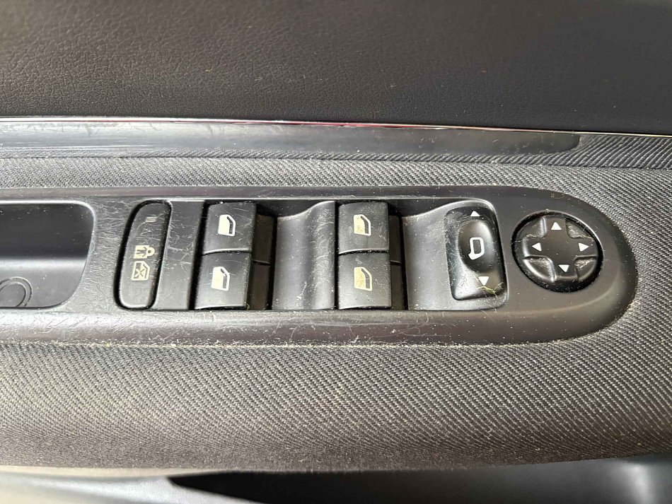 Peugeot 5008 1.6VTi 