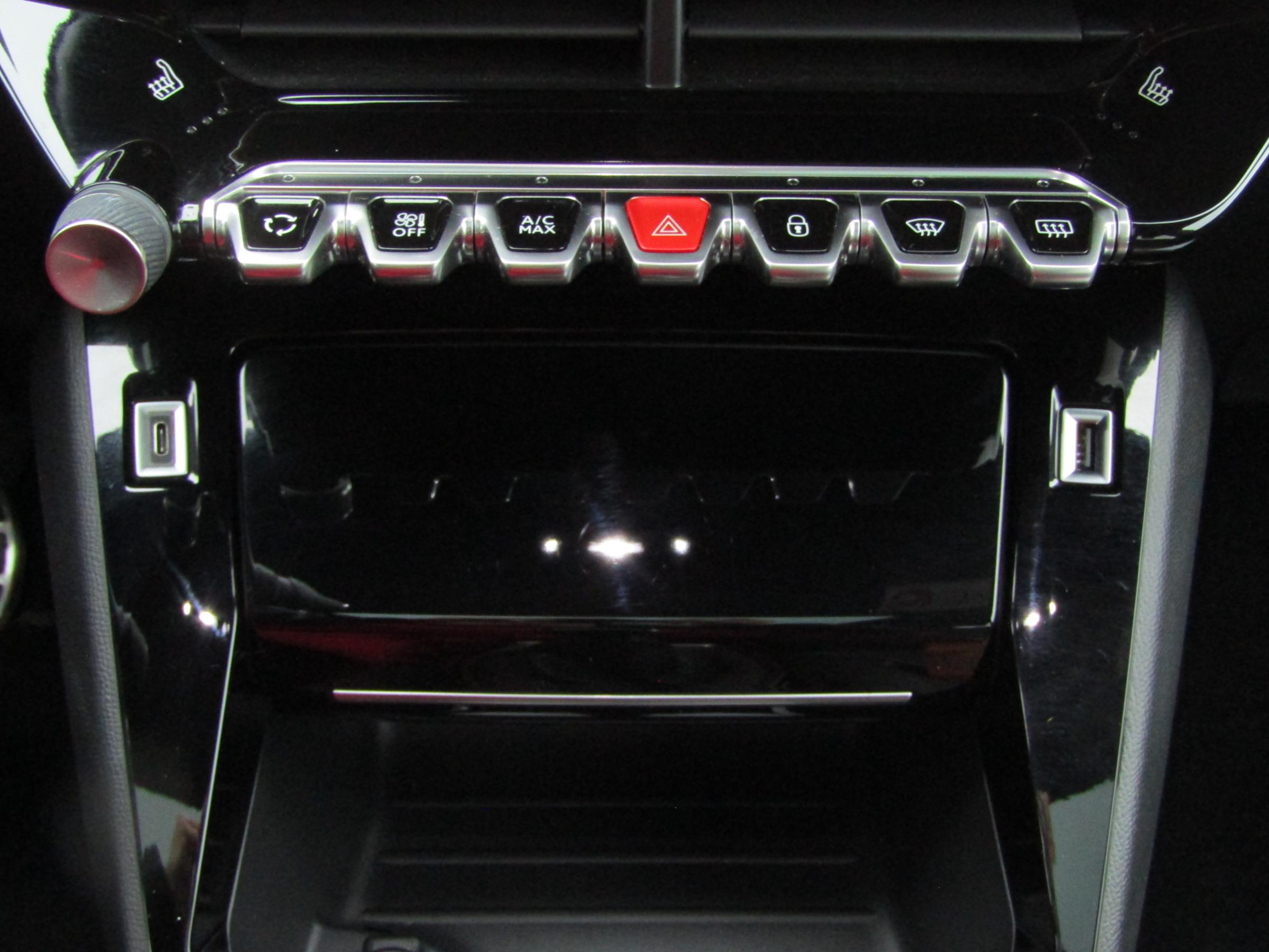 Peugeot 2008, 2020 - pohled č. 15