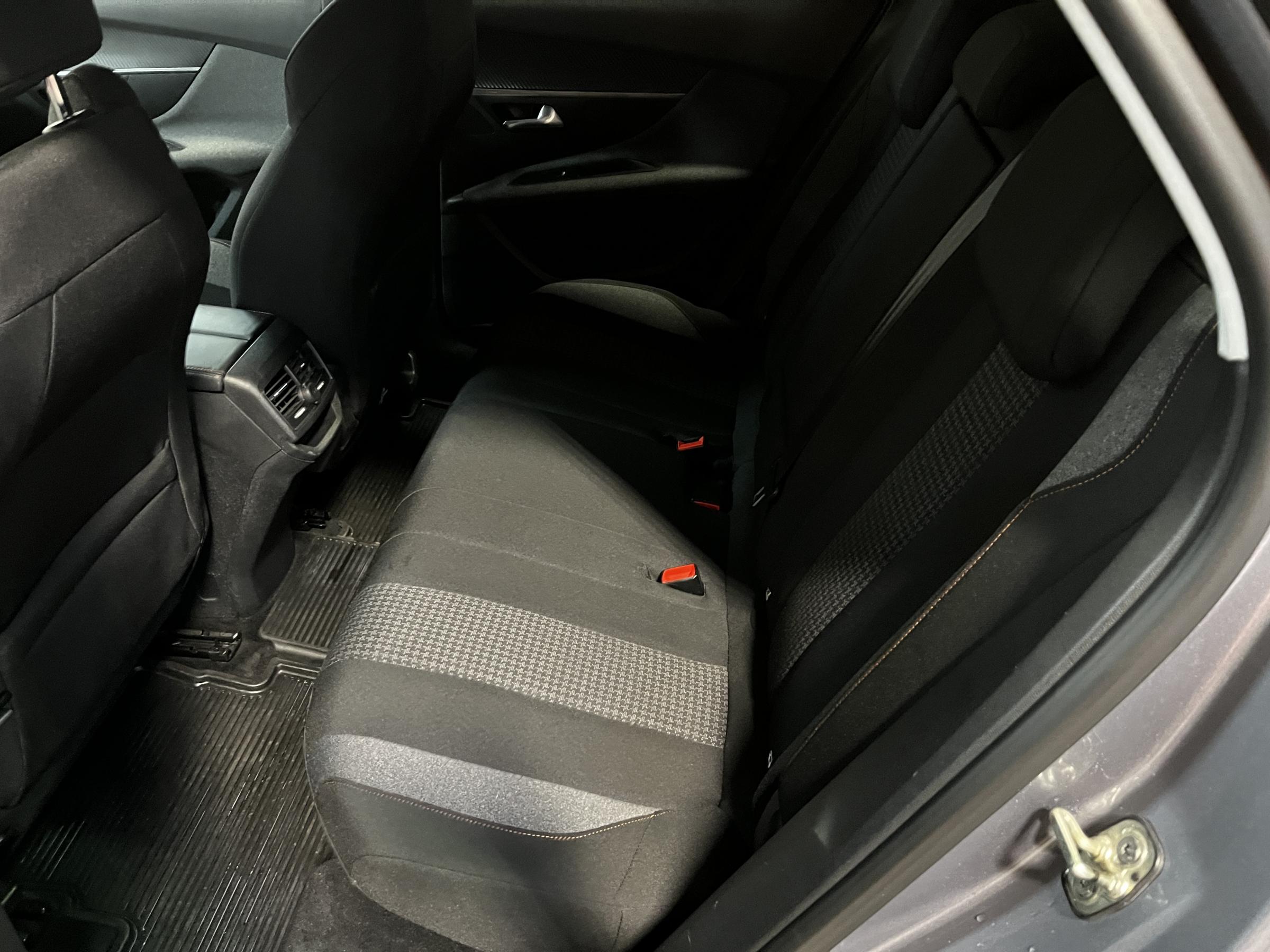 Peugeot 3008, 2018 - pohled č. 10