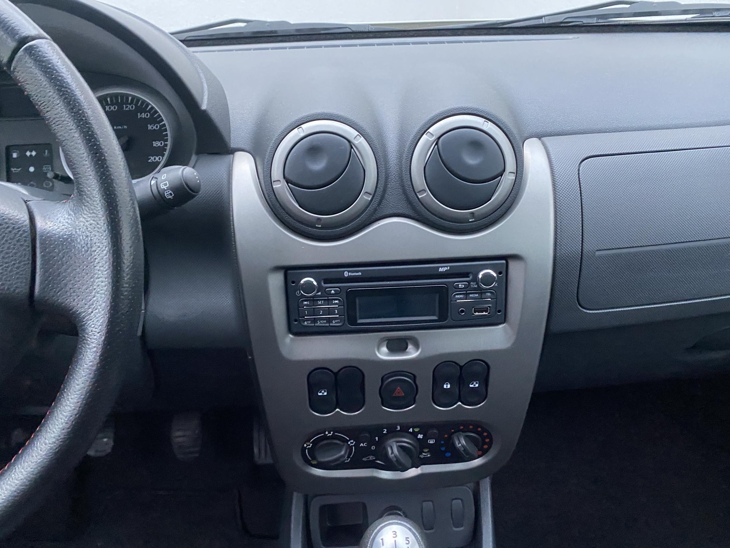 Dacia Duster, 2013 - pohled č. 12