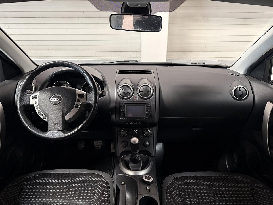 Nissan Qashqai 2.0i  4x4