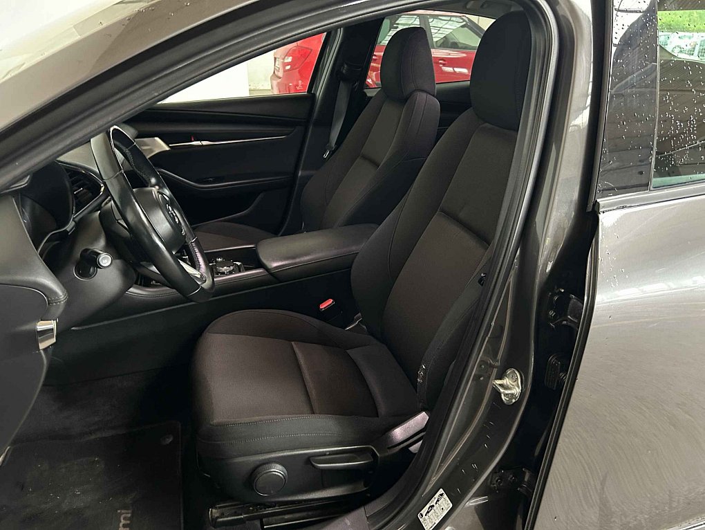 Mazda 3 2.0i 